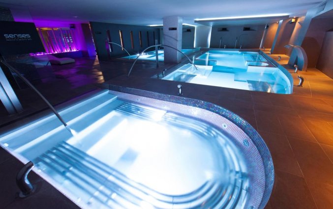 Zwembad van hotel Albir Playa in Alicante